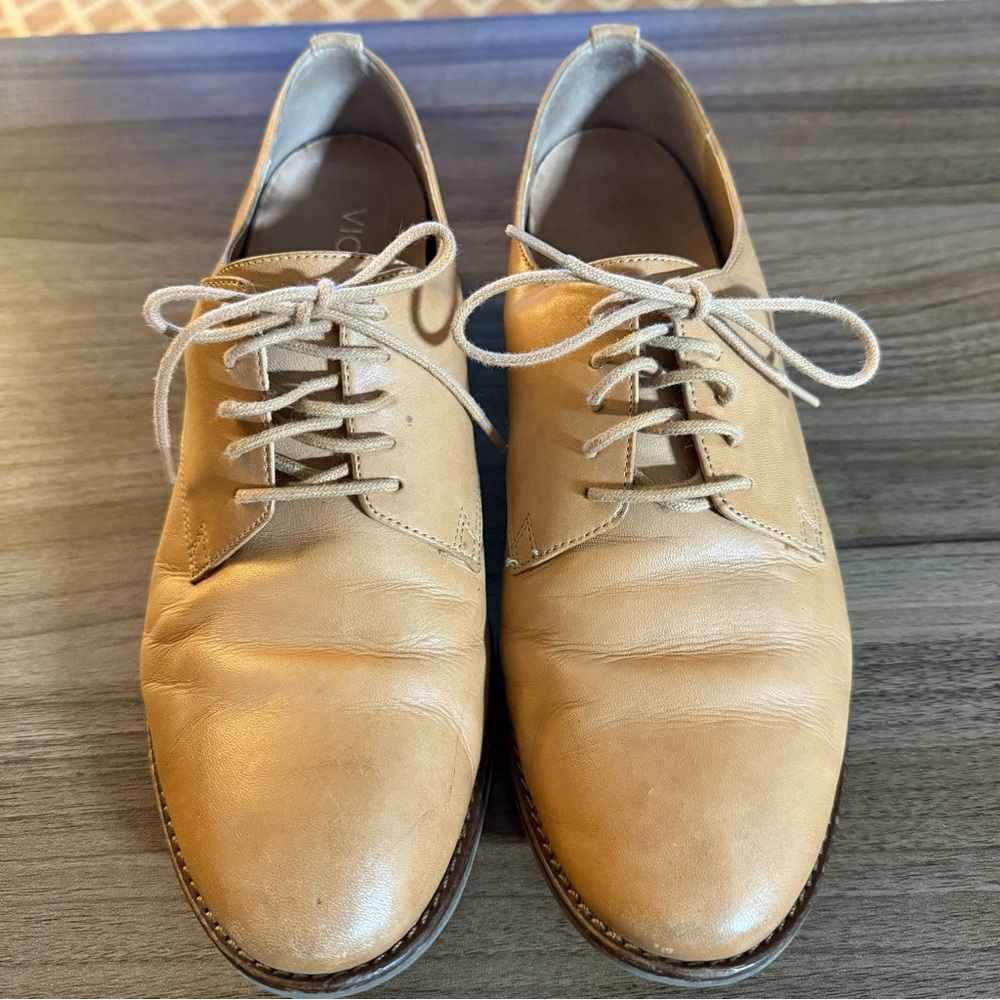 Vionic Tan Leather Oxfords